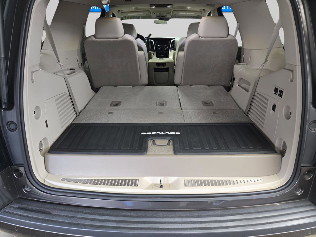 Used 2020 Cadillac Escalade Premium Luxury image 12