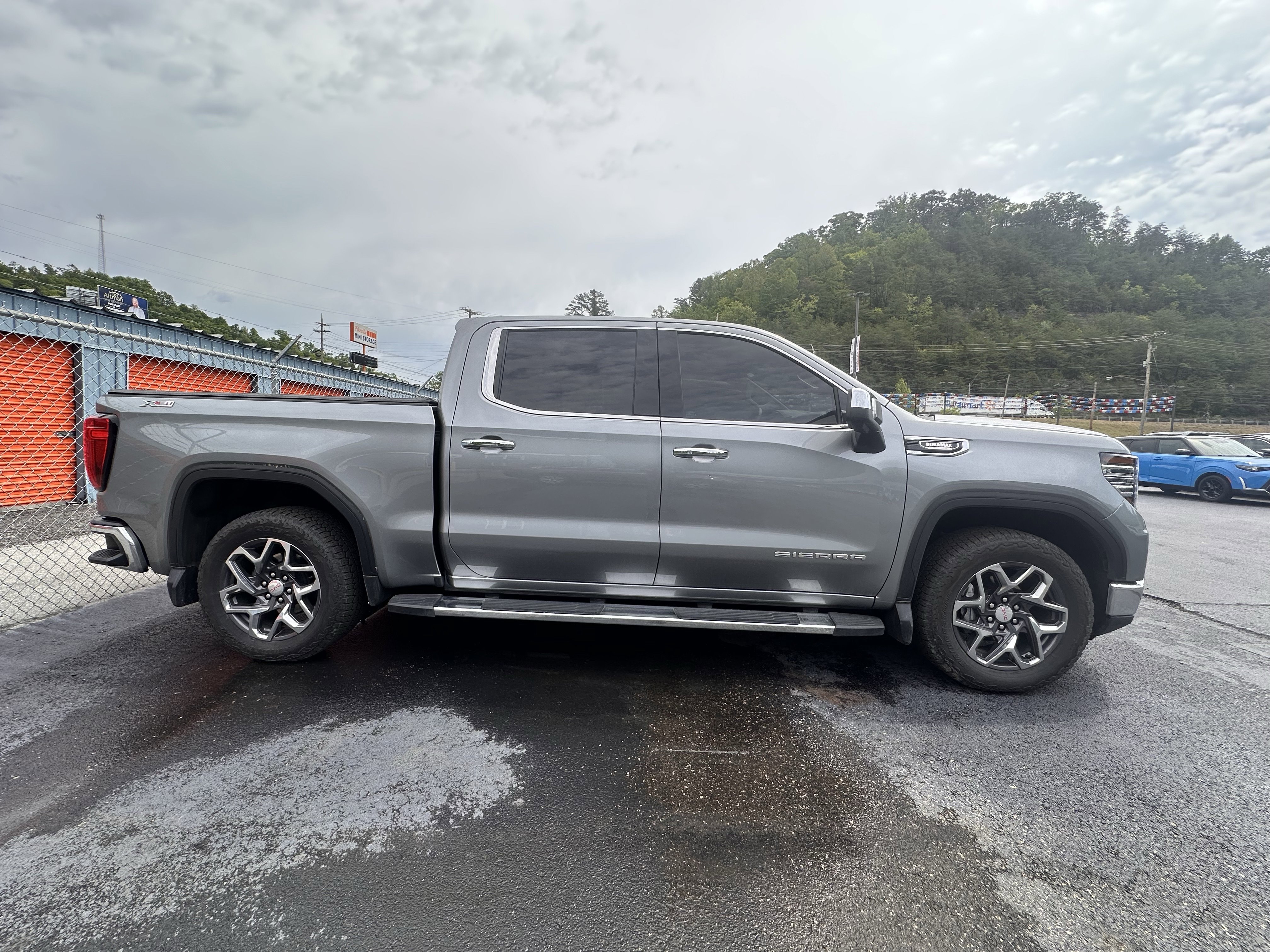Used 2025 GMC Sierra 1500 SLT w/ SLT Premium Plus Package AWD/4WD image 8