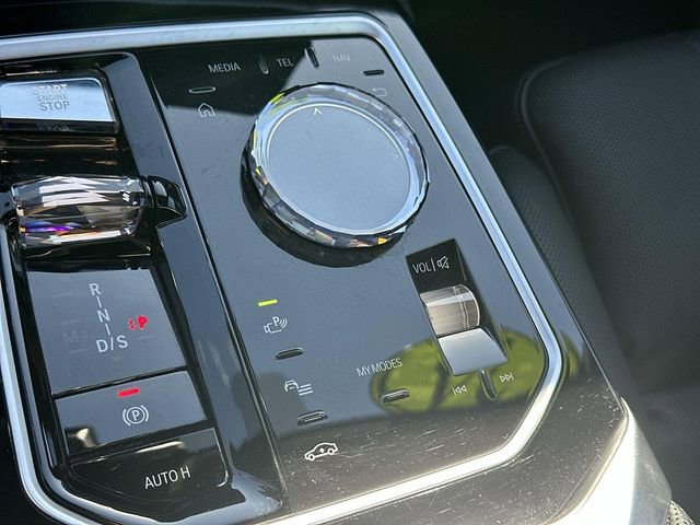 Used 2024 BMW 740i image 38
