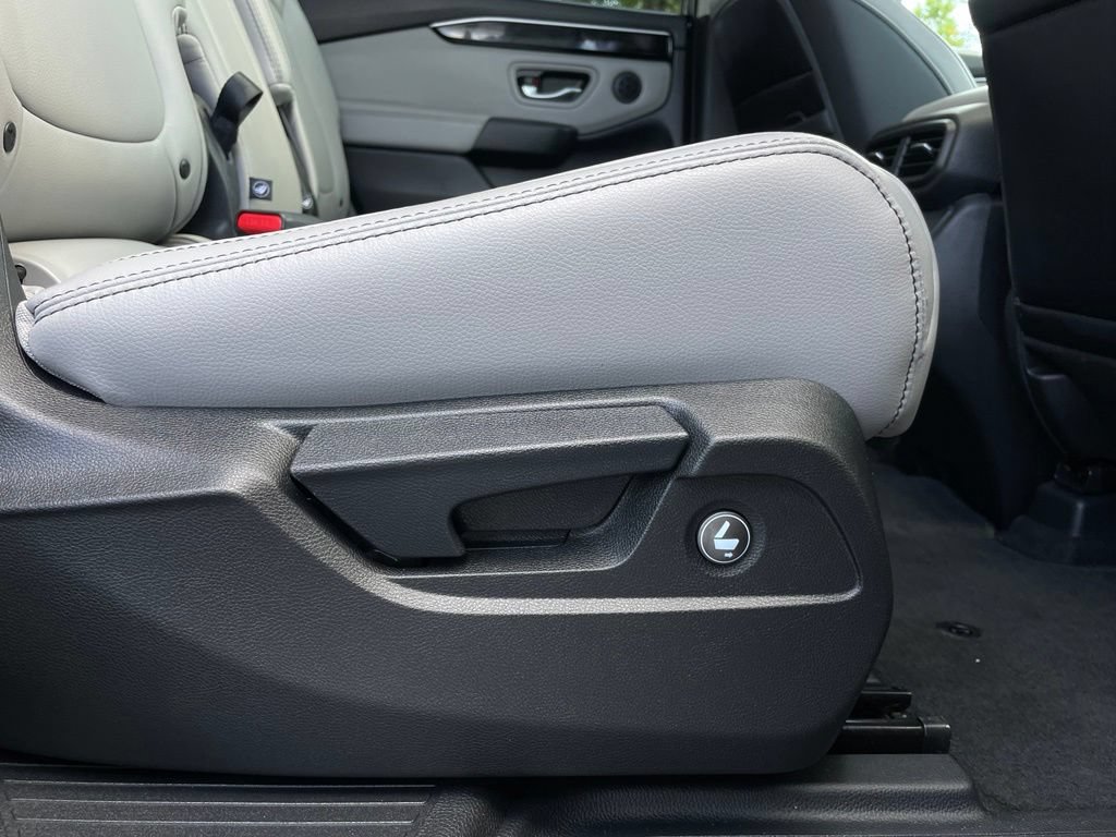 Certified 2024 Honda Pilot Touring image 34