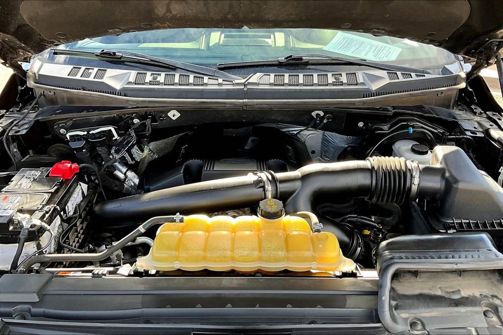 Used 2019 Ford F150 Platinum w/ Equipment Group 701A Luxury image 9