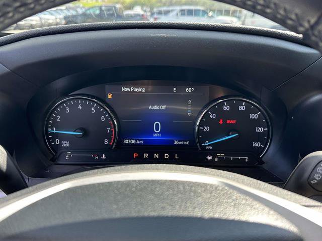 Used 2023 Ford Explorer XLT AWD/4WD image 16
