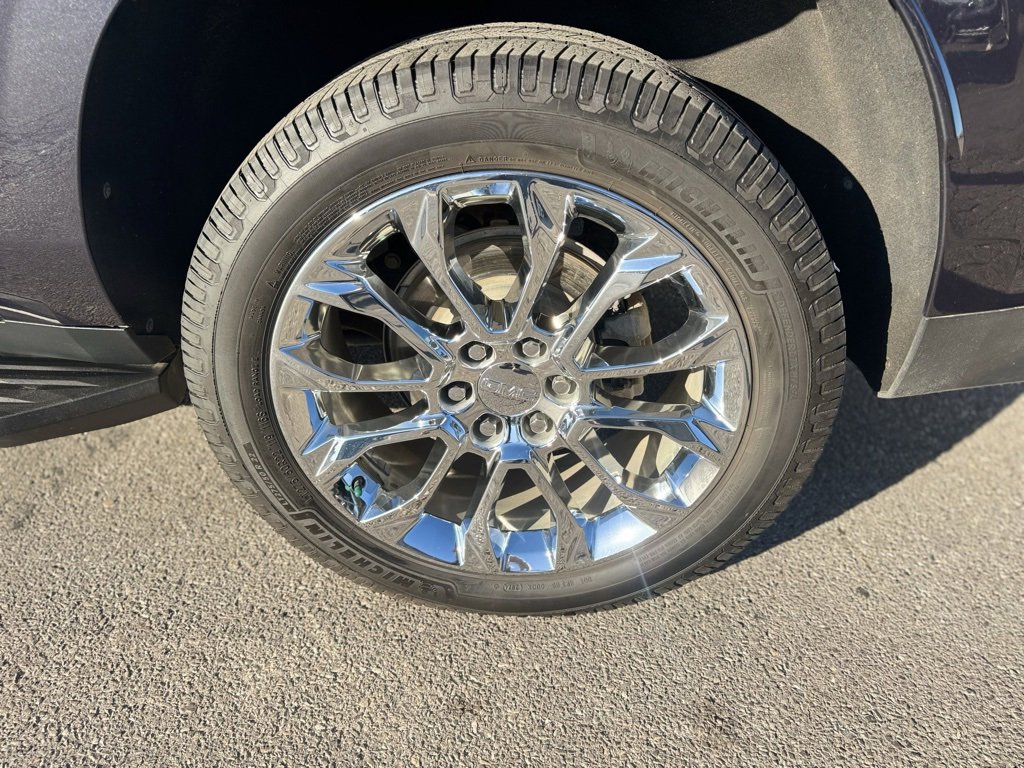 Used 2023 GMC Yukon XL SLT image 9