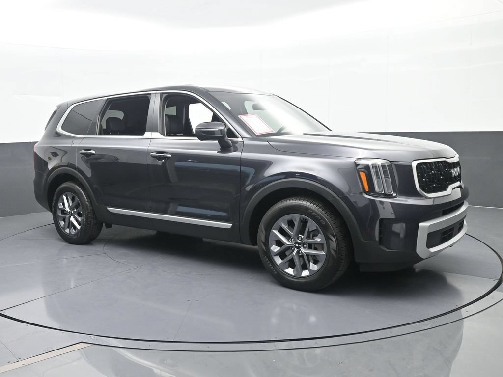 Used 2025 Kia Telluride LX FWD image 8