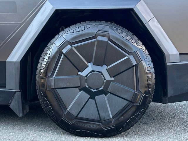 Used 2024 Tesla Cybertruck Cyberbeast AWD/4WD image 8