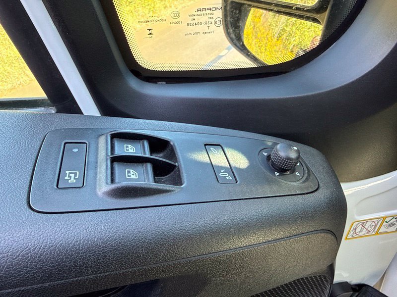 Used 2025 RAM ProMaster 2500 w/ Convenience Group FWD image 18