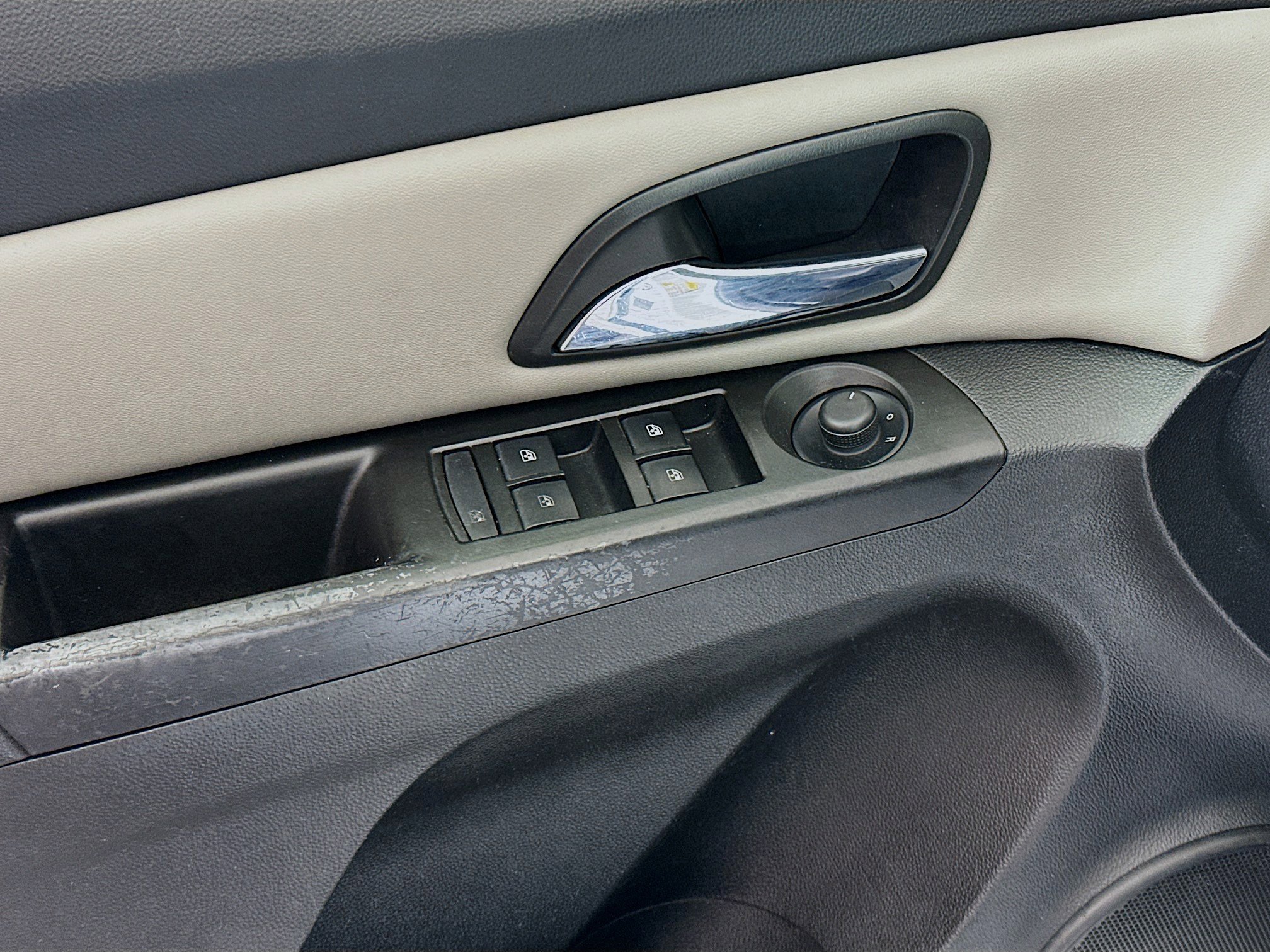 Used 2014 Chevrolet Cruze LT image 15