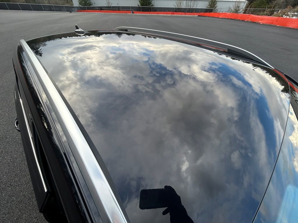 Used 2025 Volkswagen Taos SE AWD/4WD image 28