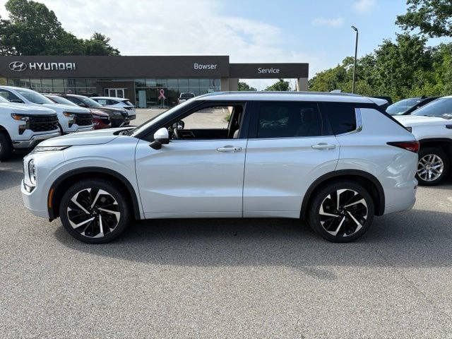 Used 2022 Mitsubishi Outlander SEL AWD/4WD image 2
