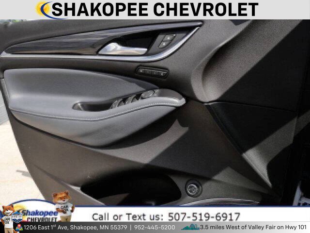 Used 2022 Buick Enclave Premium image 21