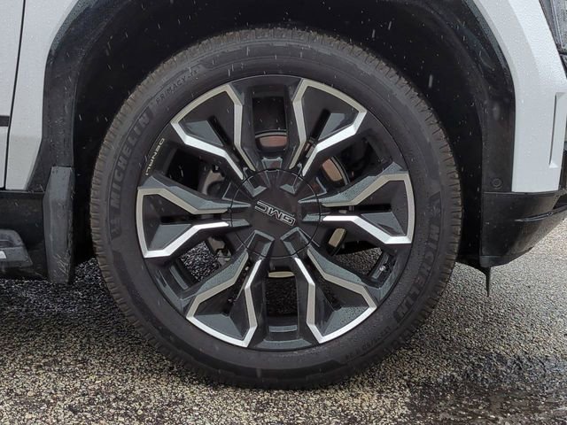Used 2025 GMC Sierra EV Denali image 11