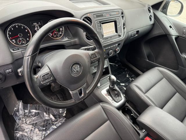 Used 2016 Volkswagen Tiguan S image 16