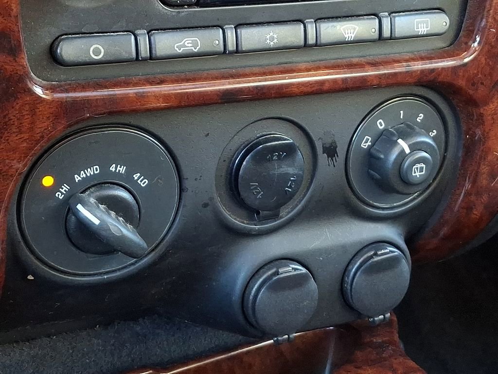 Used 2005 GMC Envoy Denali image 27