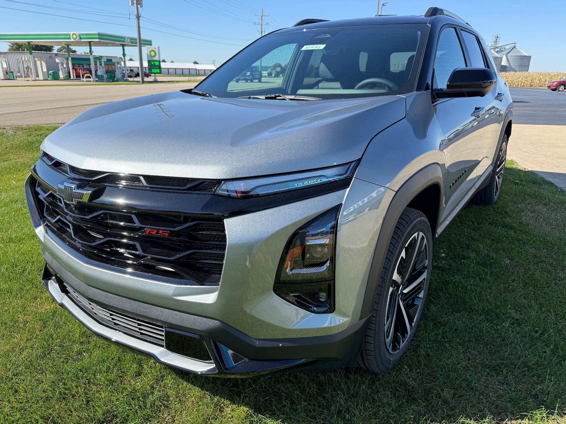 New 2027 Chevrolet Equinox RS w/ Safety and Technology Package AWD/4WD image 3