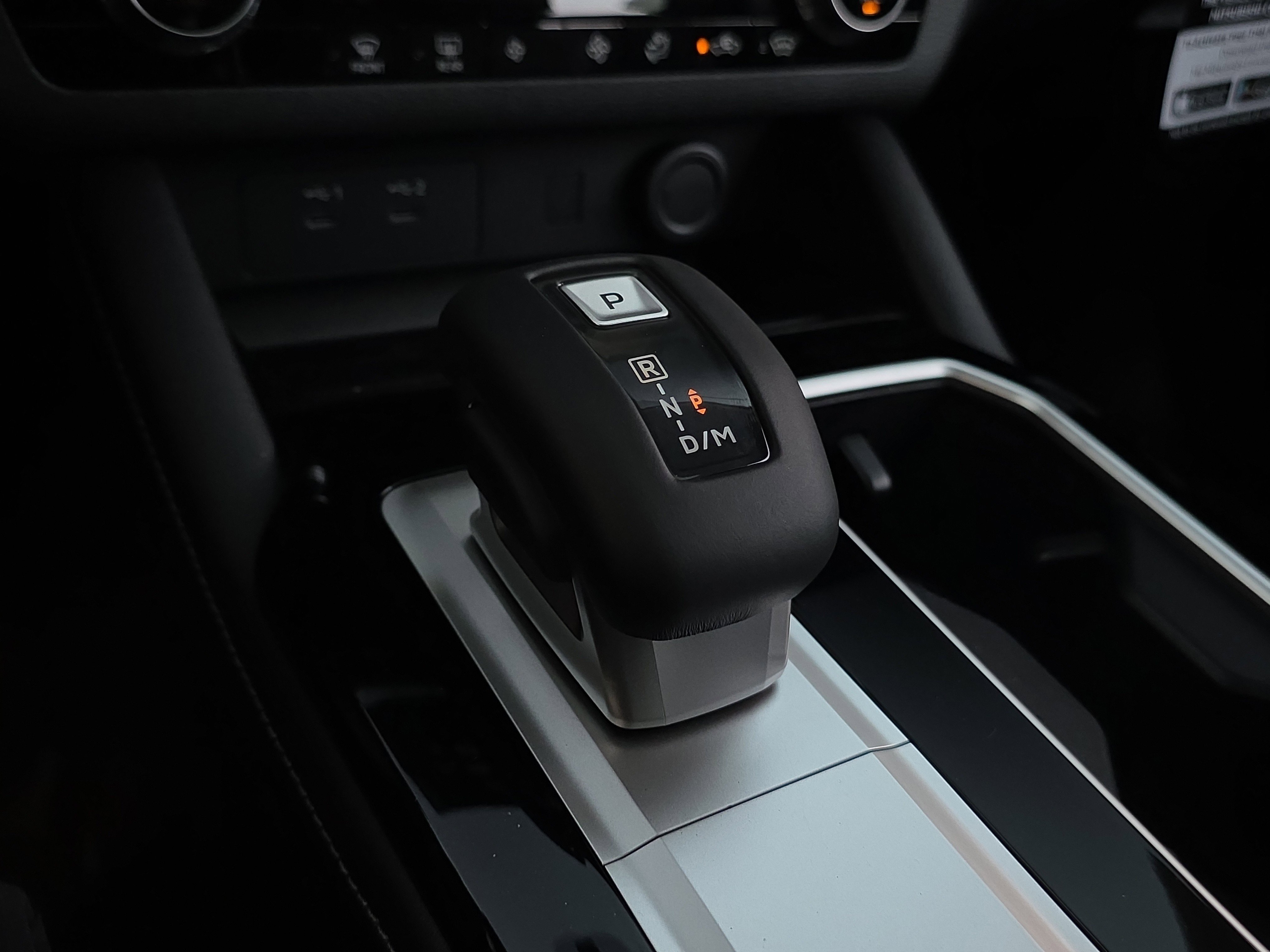 New 2025 Mitsubishi Outlander SE image 19