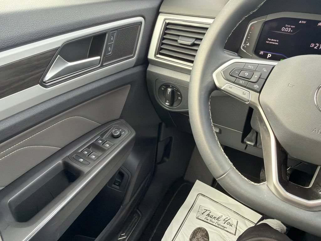 Used 2023 Volkswagen Atlas SE w/ Panoramic Sunroof Package FWD image 18