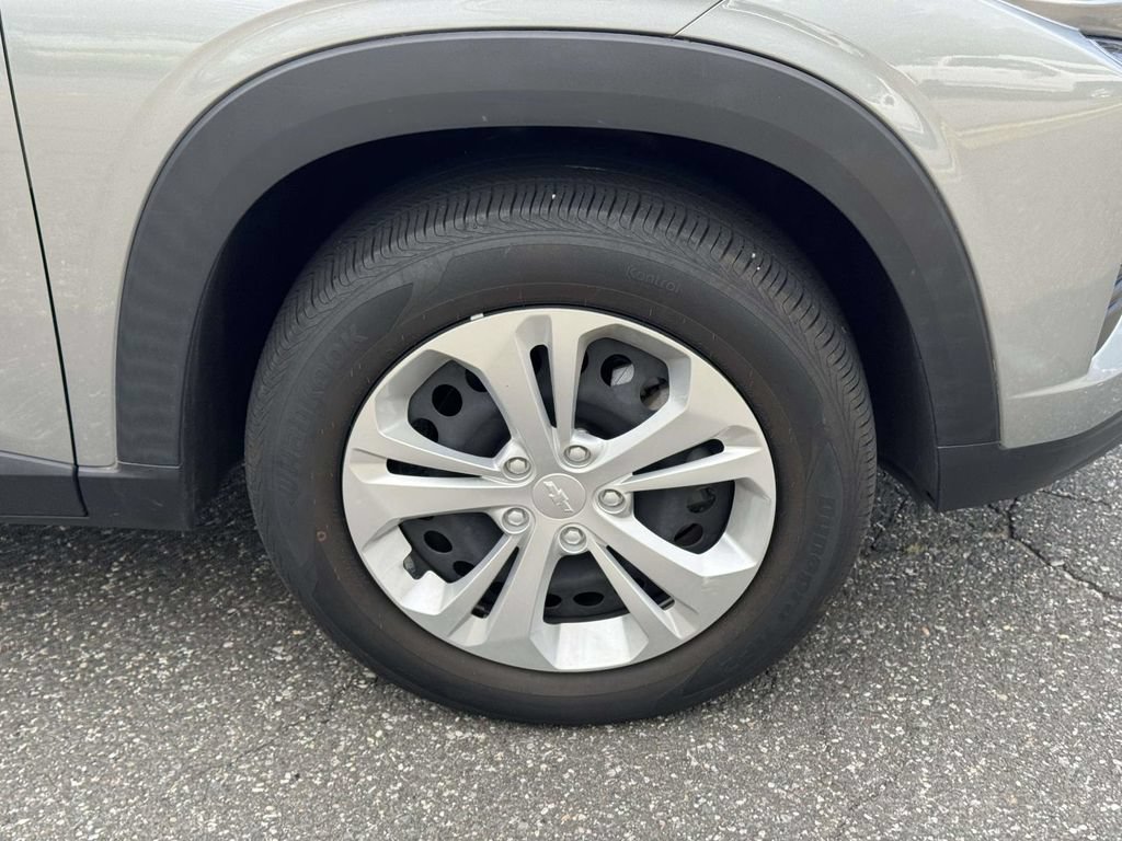 Used 2024 Chevrolet Trax LS w/ Driver Confidence Package FWD image 8