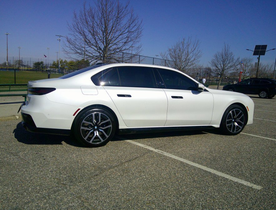 Used 2025 BMW 760i xDrive w/ Executive Package AWD/4WD image 13