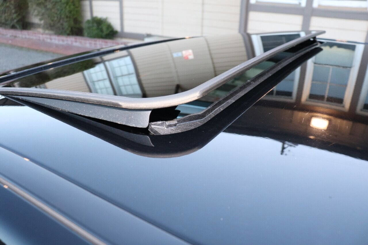 Used 2013 Mercedes-Benz E 350 Sedan image 39