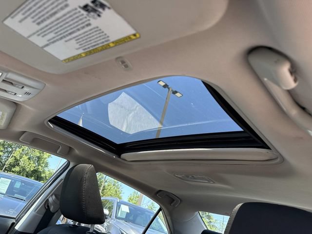 Used 2018 Toyota Corolla LE w/ LE Premium Package w/Moonroof FWD image 16