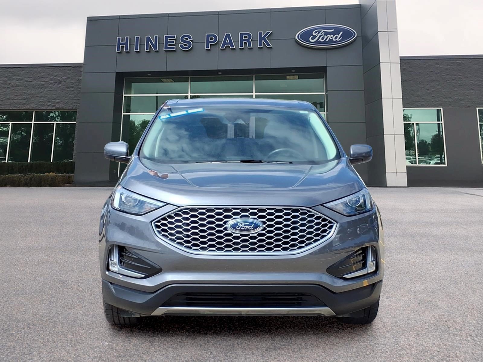 Certified 2024 Ford Edge SEL w/ Convenience Package AWD/4WD image 2