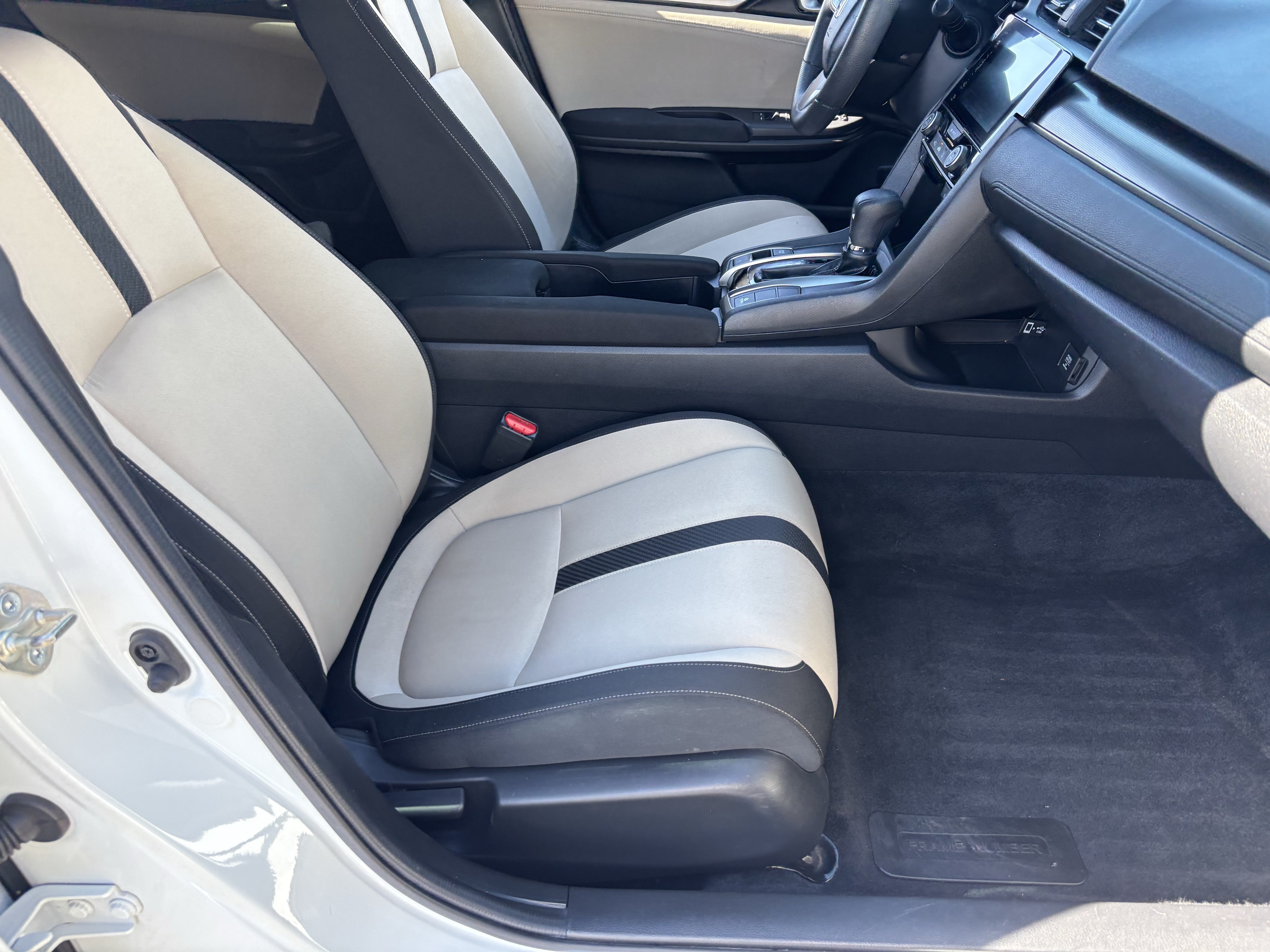Used 2017 Honda Civic EX image 9