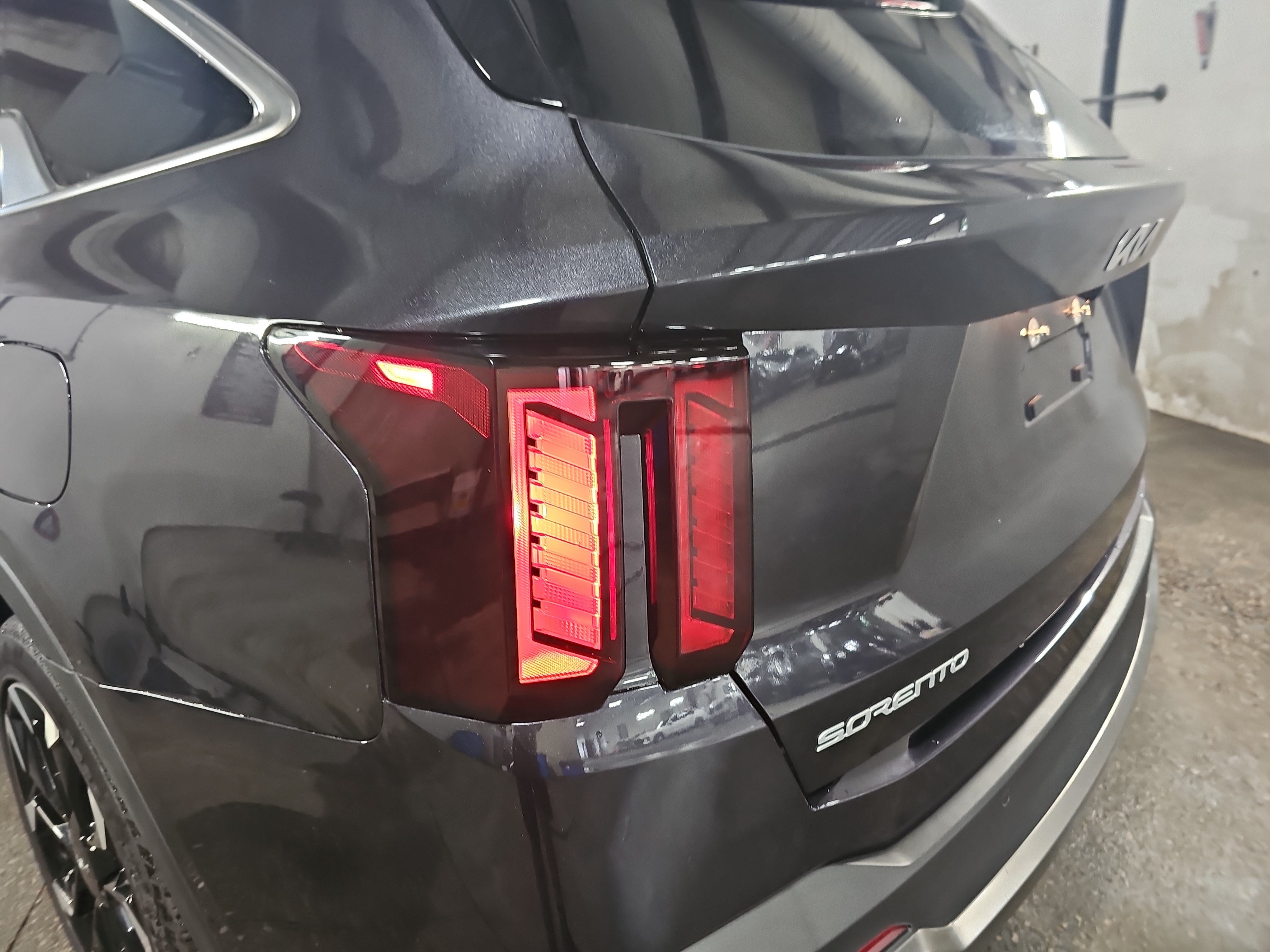 Used 2025 Kia Sorento EX w/ Panoramic Sunroof Package FWD image 35