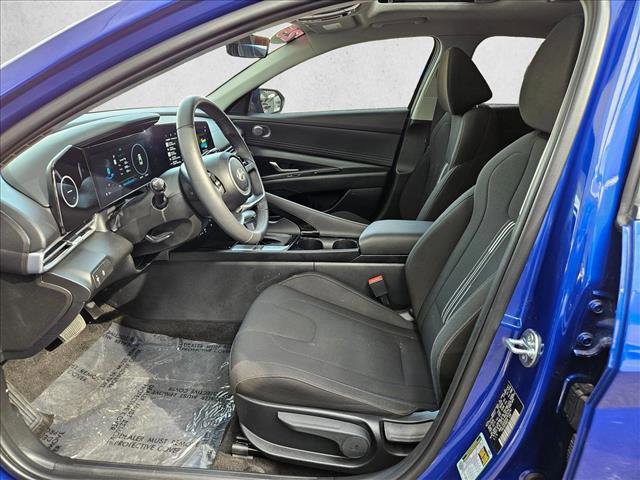 Certified 2025 Hyundai Elantra SEL FWD image 13