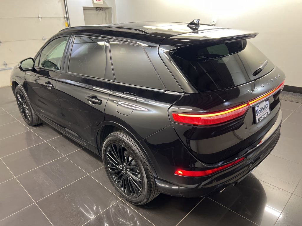 Certified 2023 Lincoln Corsair Reserve w/ Equipment Group 201A image 4