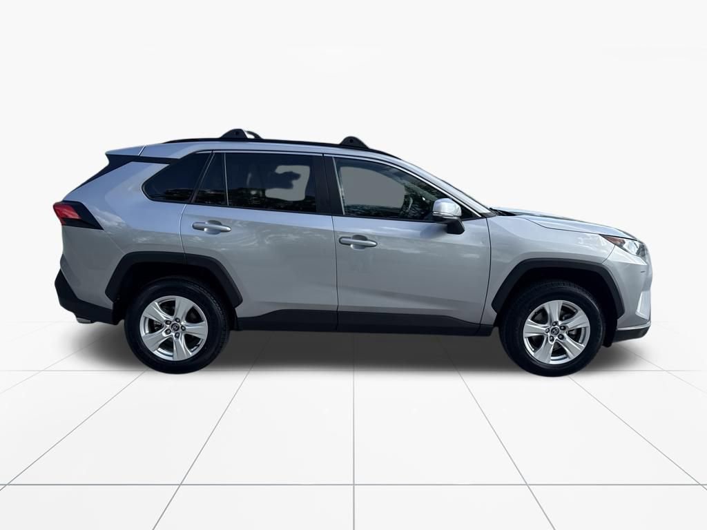 Used 2020 Toyota RAV4 XLE image 10
