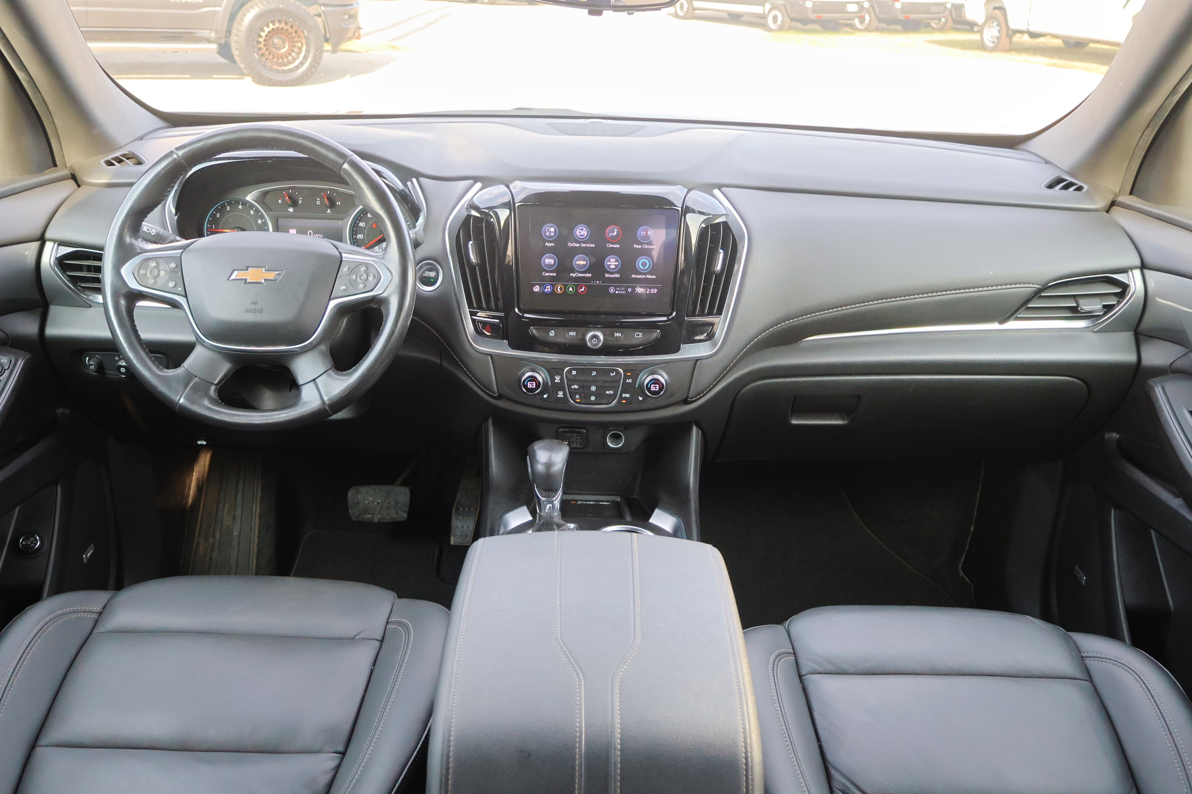 Used 2022 Chevrolet Traverse LT w/ LT Premium Package image 32