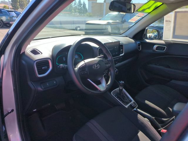 Used 2024 Hyundai Venue SEL FWD image 14