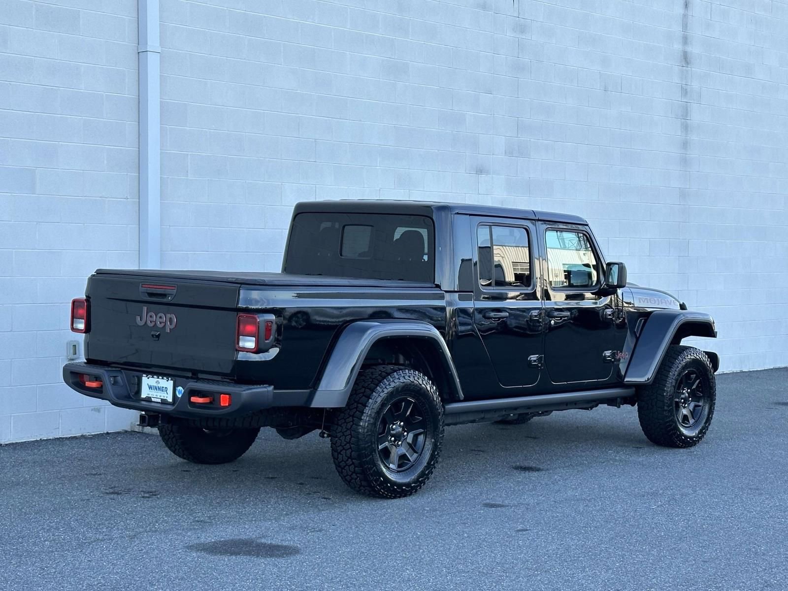 Used 2023 Jeep Gladiator Mojave w/ Cold Weather Group image 5