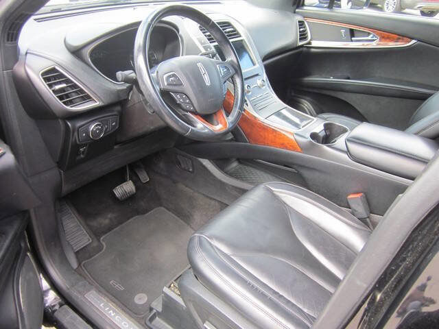 Used 2018 Lincoln MKX Select w/ Select Plus Package AWD/4WD image 10