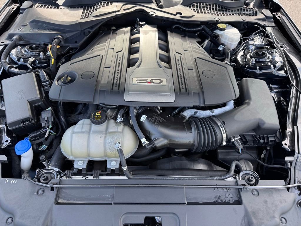 Used 2020 Ford Mustang GT Premium w/ Equipment Group 401A RWD image 9