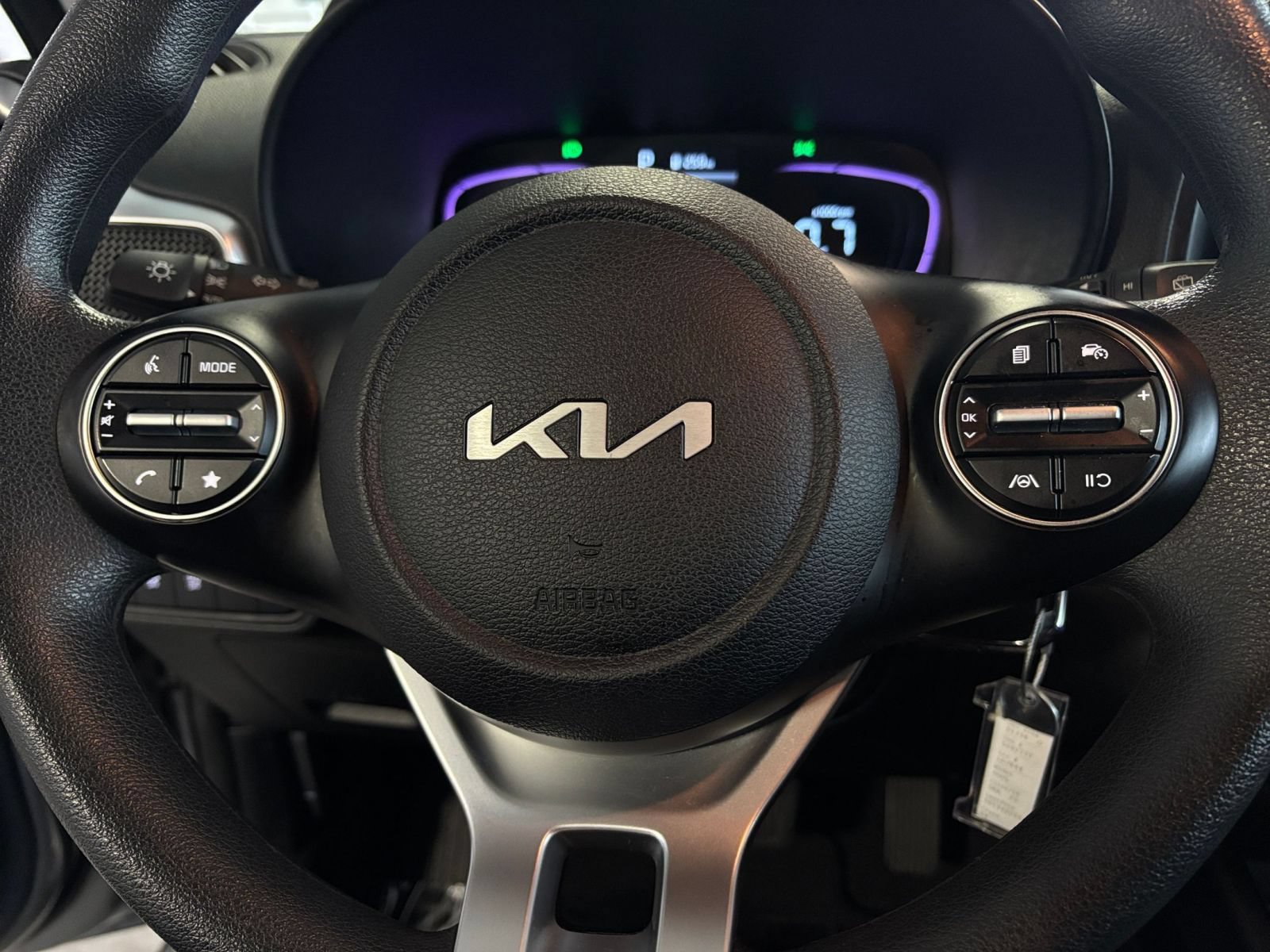 Used 2025 Kia Soul LX w/ LX Technology Package FWD image 25