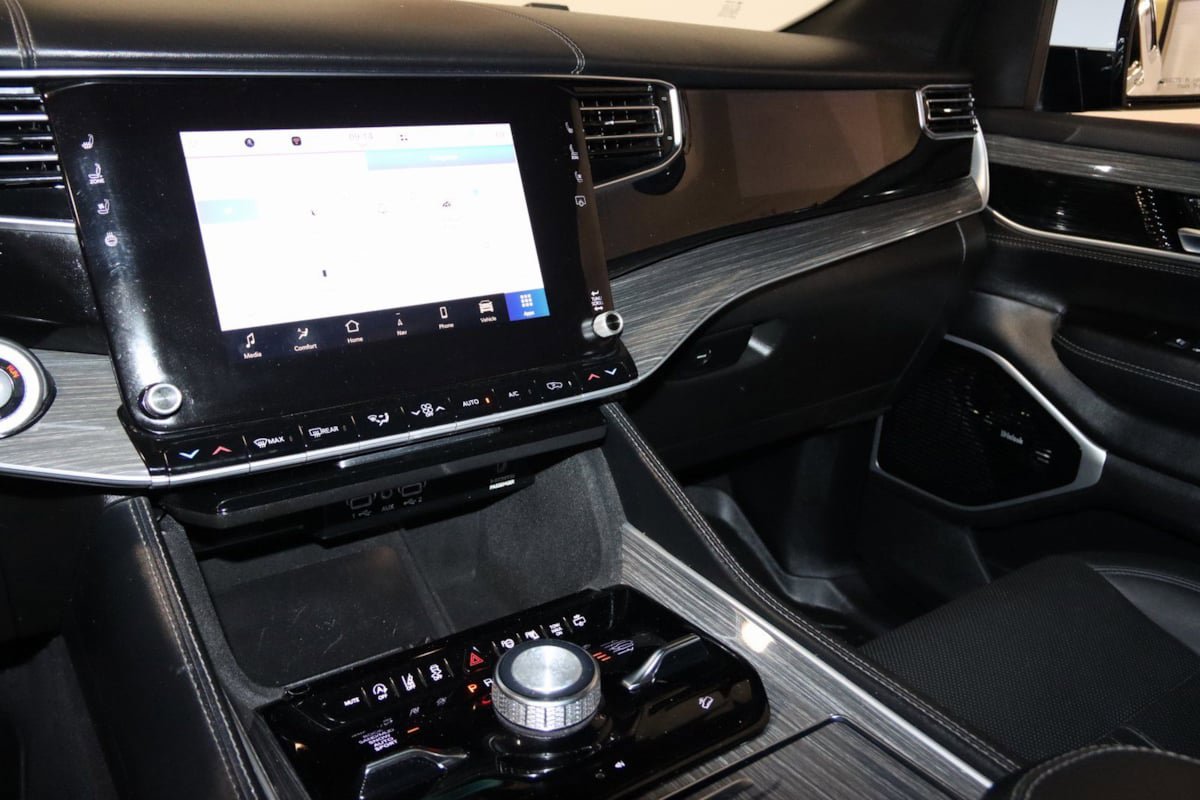 Used 2022 Jeep Wagoneer Series III w/ Premium Group I image 53