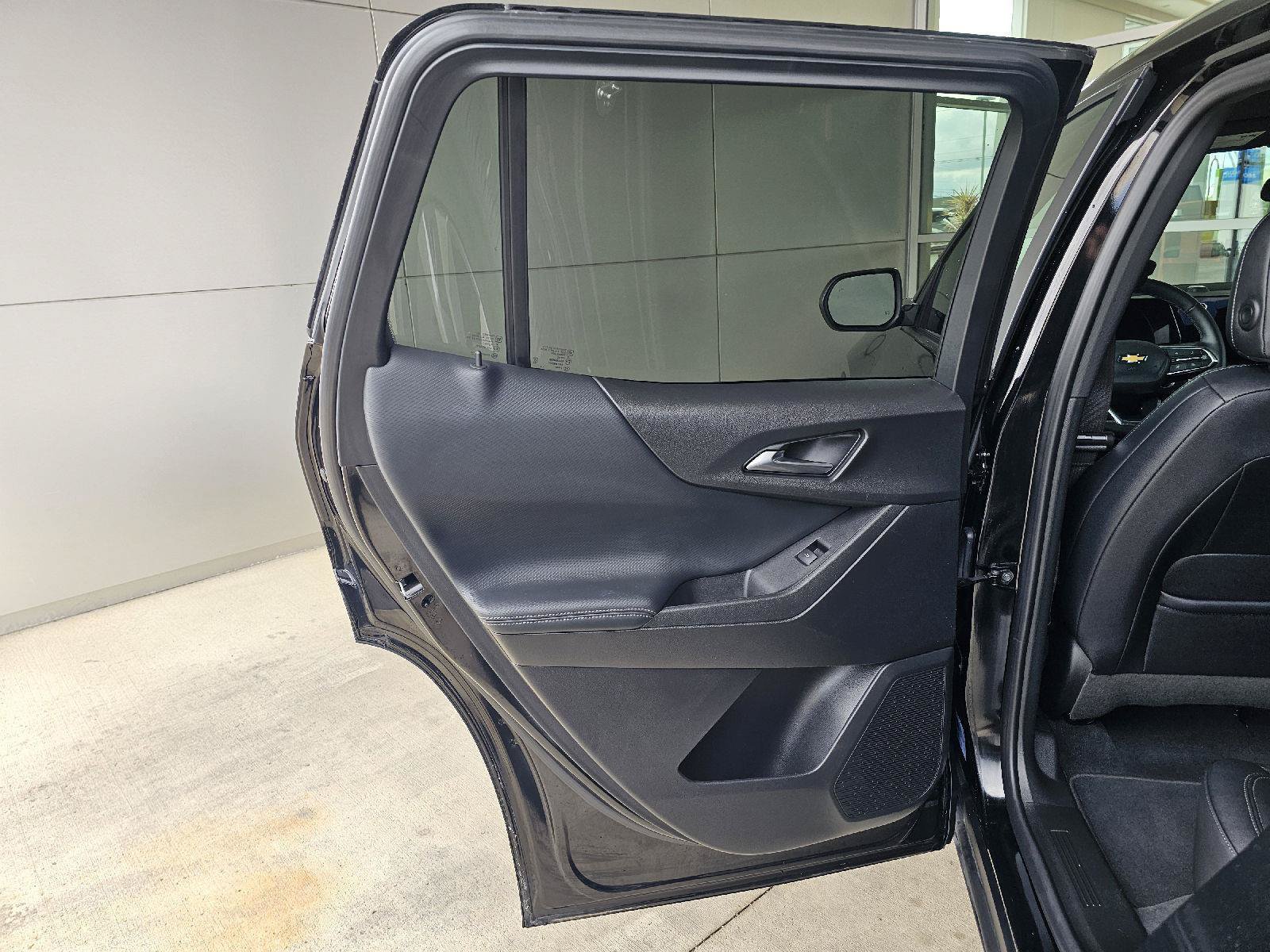 Used 2026 Chevrolet Equinox LT w/ Convenience Package II FWD image 16