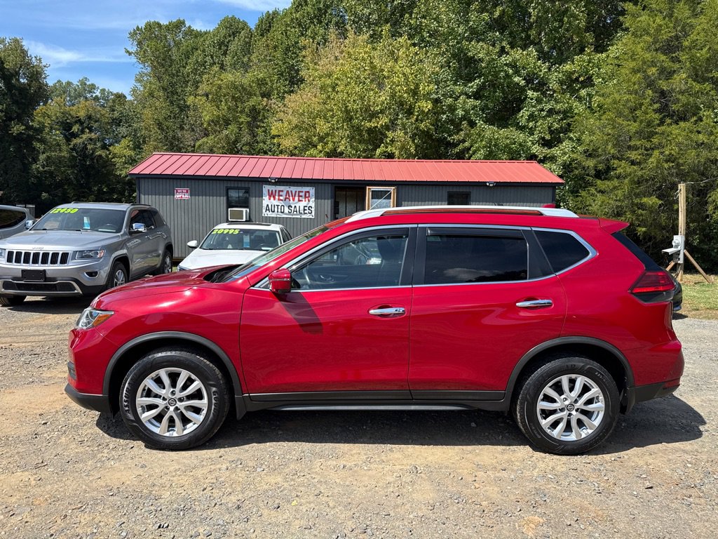 Used 2017 Nissan Rogue SV w/ SV Premium Package image 1