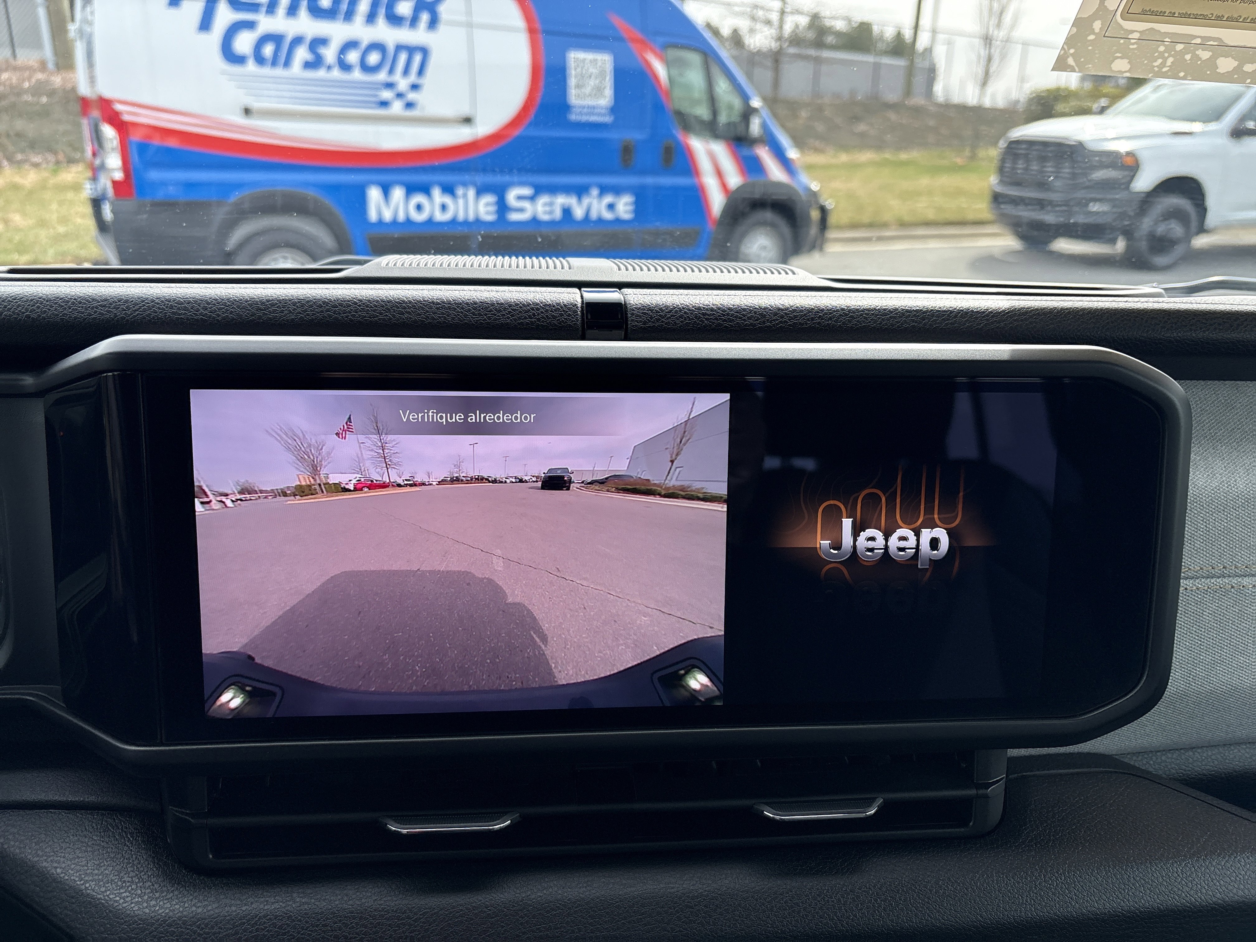 Certified 2025 Jeep Gladiator Nighthawk image 30