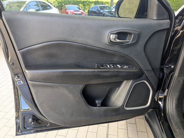 Used 2019 Jeep Compass Latitude FWD image 12