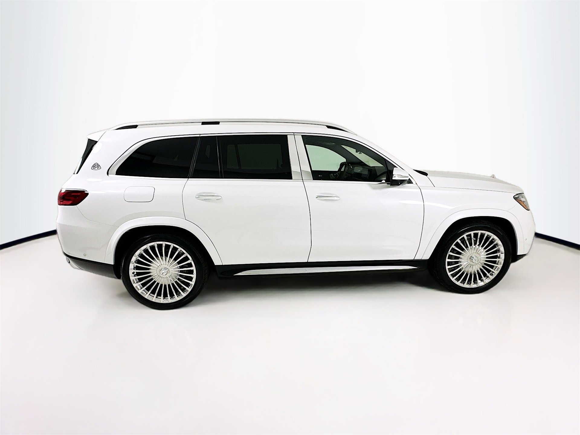 New 2026 Mercedes-Benz Maybach GLS 600 4MATIC image 9