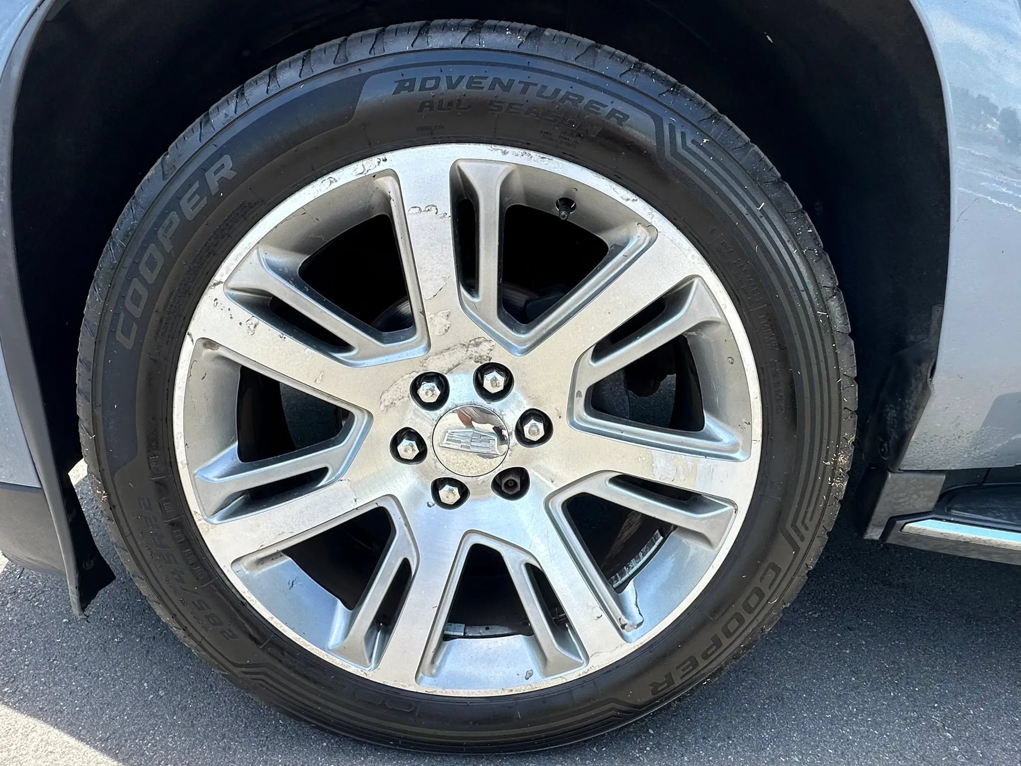 Used 2016 Cadillac Escalade ESV Luxury AWD/4WD image 23