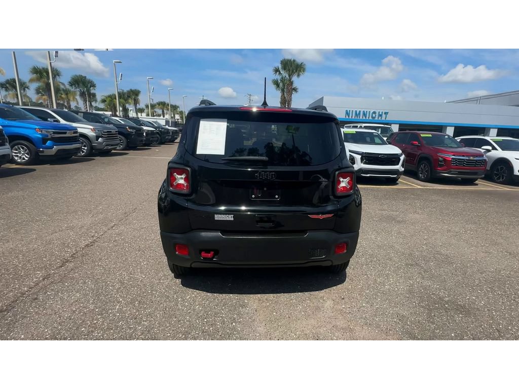 Used 2023 Jeep Renegade Trailhawk AWD/4WD image 3