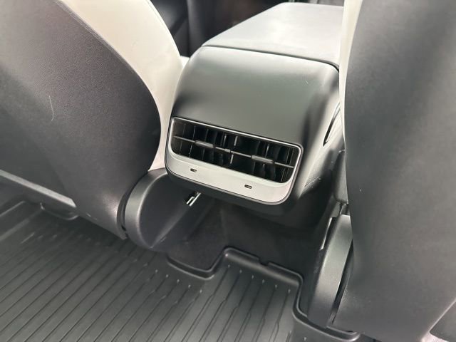 Used 2024 Tesla Model Y Long Range image 18