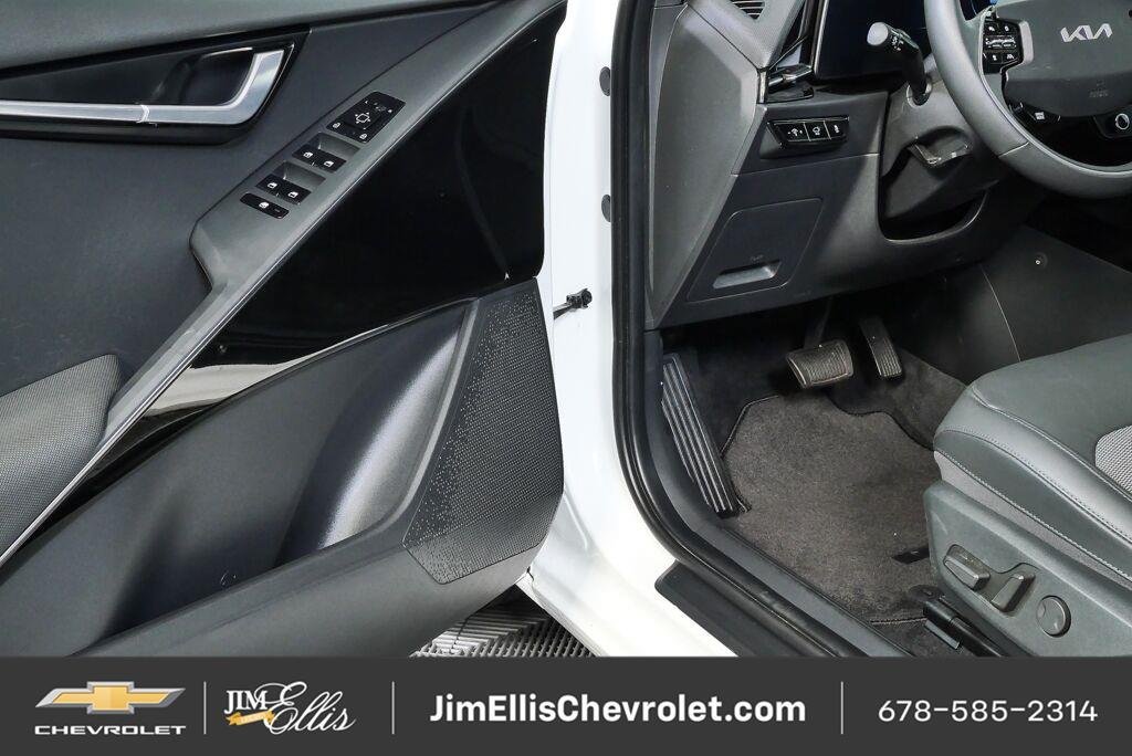 Used 2023 Kia Niro Wind w/ Wind Preserve Package FWD image 8