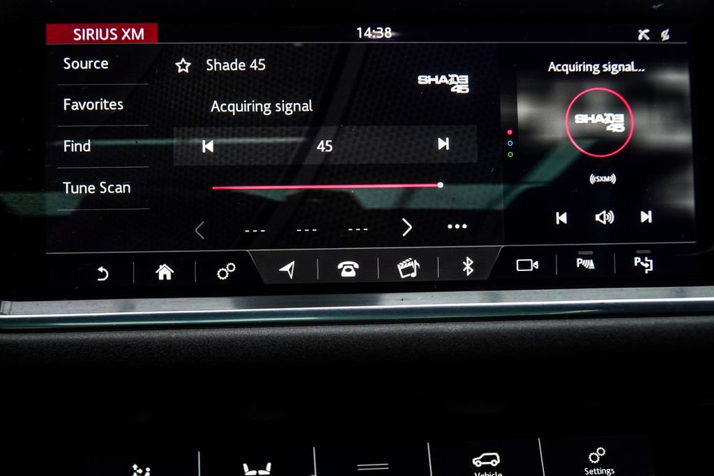 Used 2020 Land Rover Range Rover Evoque SE image 26