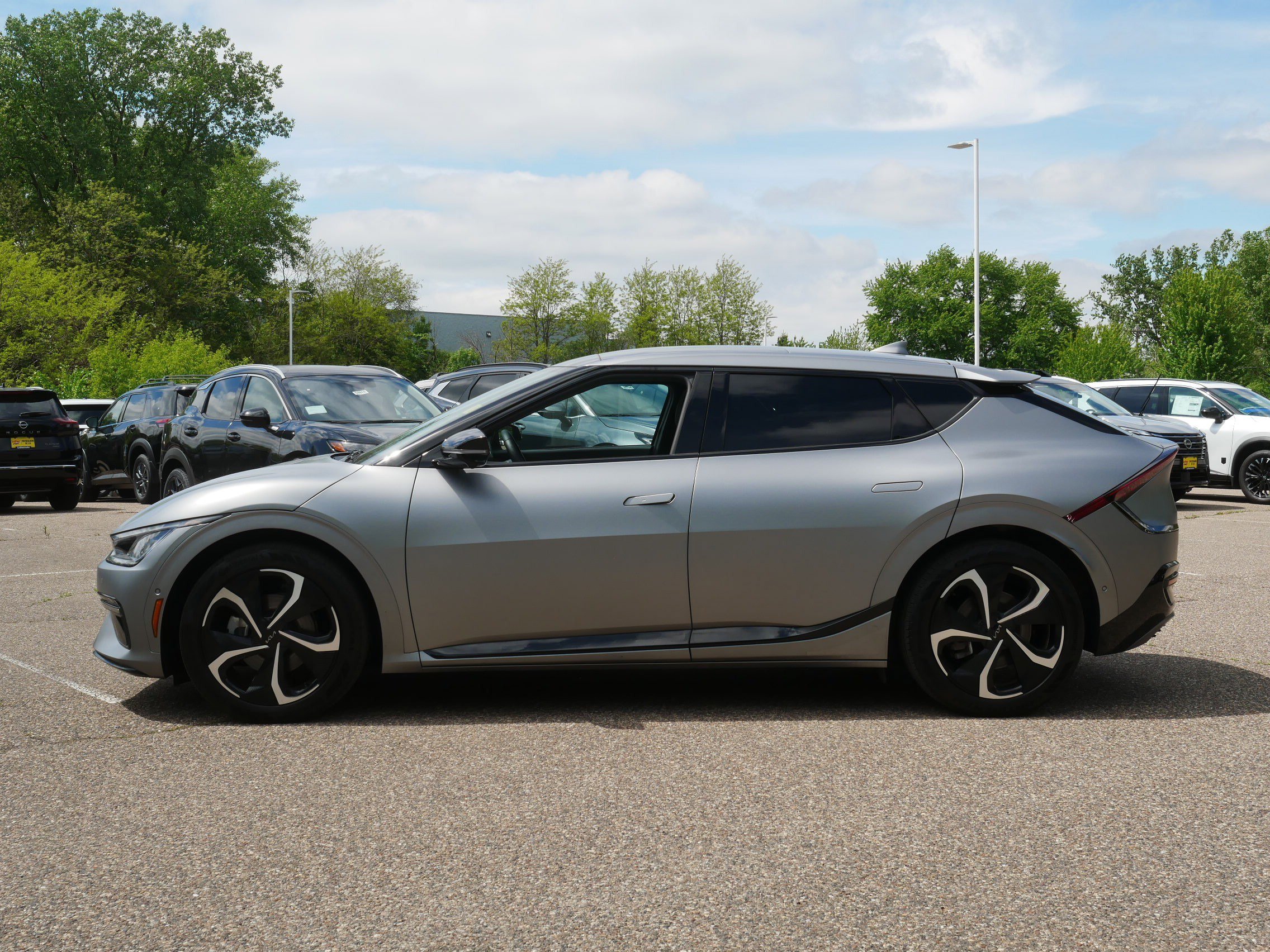 Used 2024 Kia EV6 GT-Line w/ GT-Line White Seat Package AWD/4WD image 4