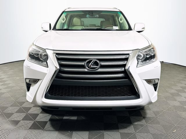 Used 2016 Lexus GX 460 Luxury w/ Preferred Accessory Package AWD/4WD image 3