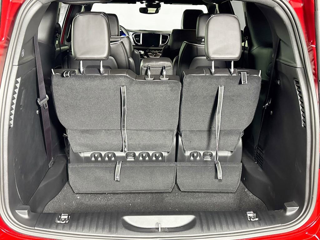 New 2026 Chrysler Pacifica Limited image 21